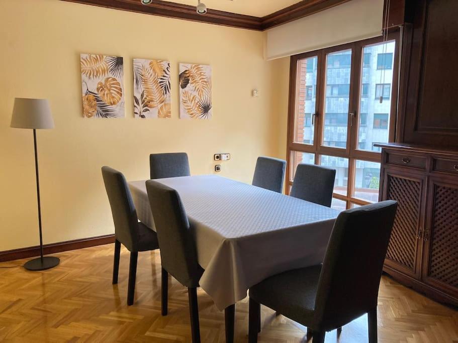 Centrico Apartamento De 2 Habitaciones By Bebalmy Oviedo Exteriör bild