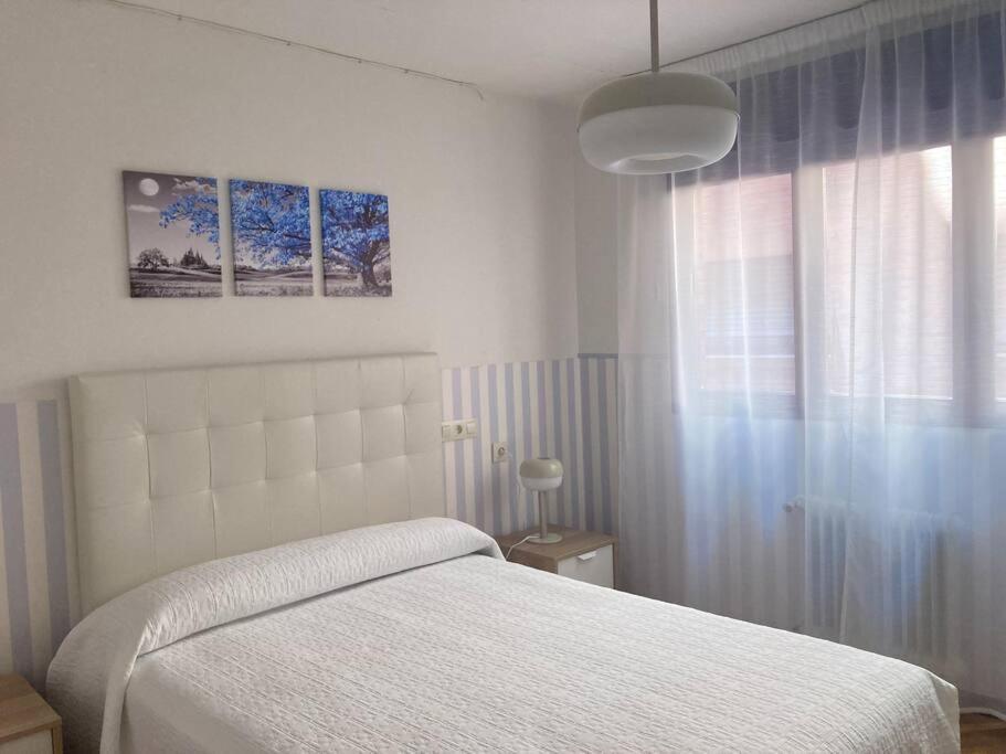 Centrico Apartamento De 2 Habitaciones By Bebalmy Oviedo Exteriör bild